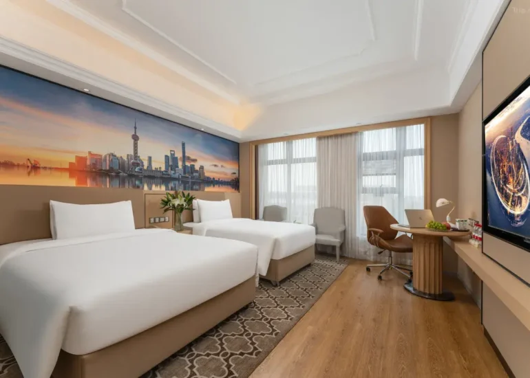 Deluxe Family Room (65 Inch Projection Screen TV+smart Bathroom+small Refrigerator)