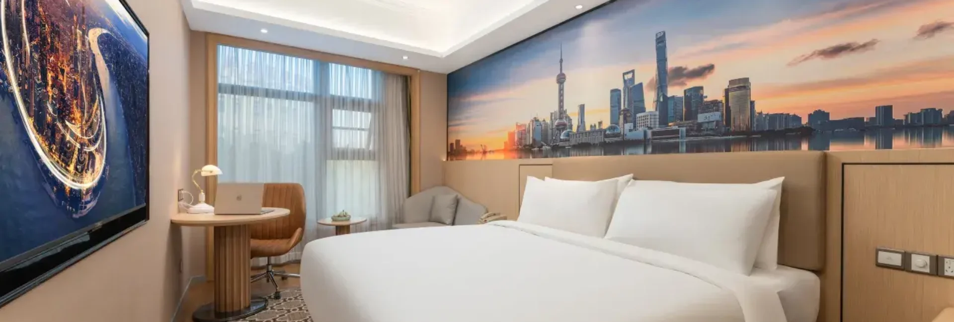 Executive Suite (65 Inch Projection Screen TV+smart Bathroom+small Refrigerator)