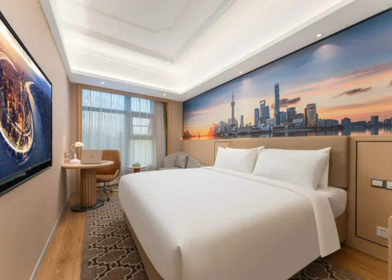 Executive Suite (65 Inch Projection Screen TV+smart Bathroom+small Refrigerator)